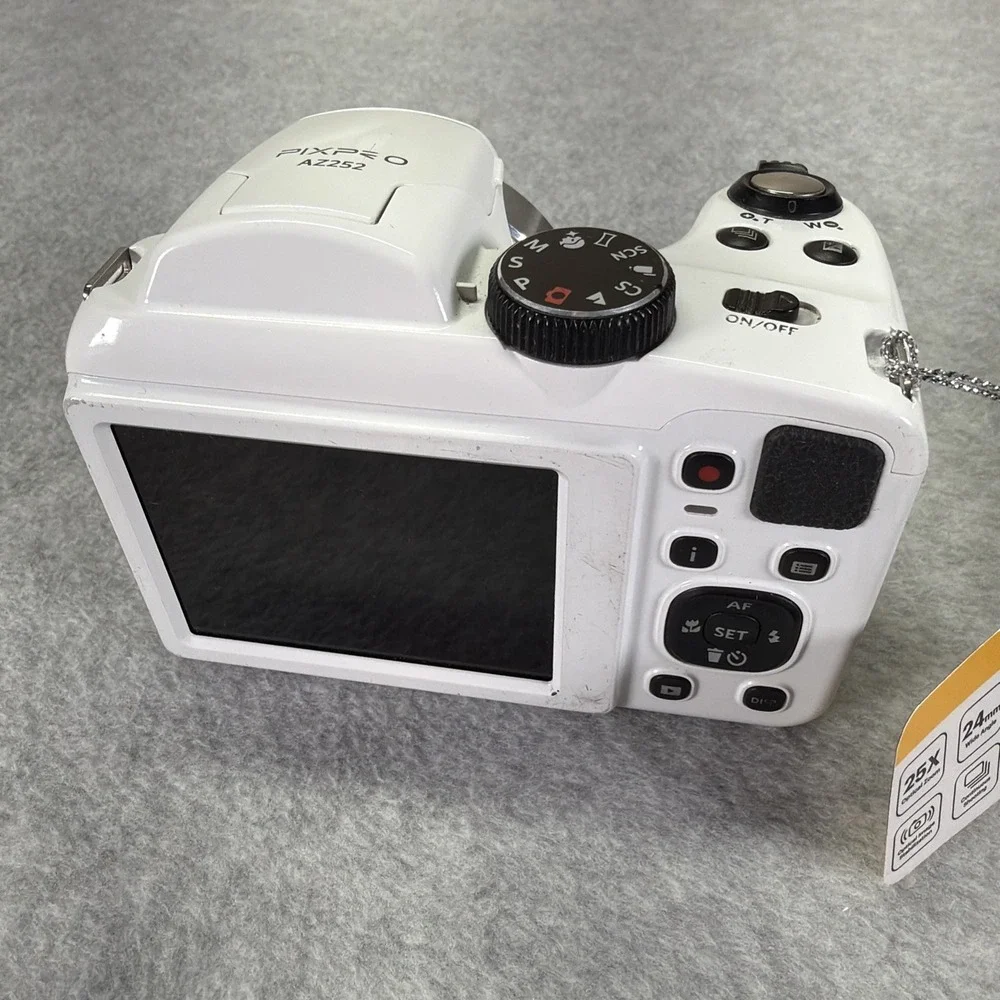 Kodak PIXPRO AZ252 25x Zoom Bridge Camera White For Parts Does Not Turn On